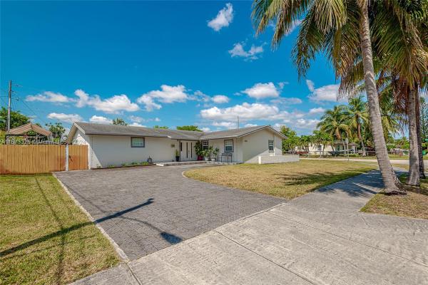 Southern Estates, 3980 SW 119th Ct, Tamiami, Florida 33175, image 2