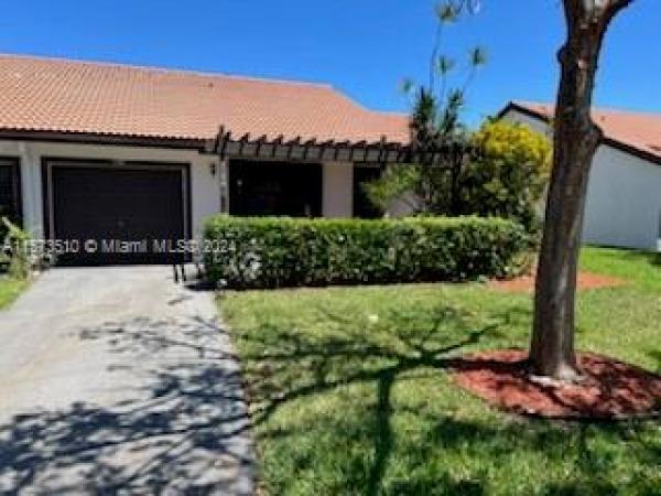 Lake Colony, 7140 Brookwood Blvd, Tamarac, Florida 33321, image 1