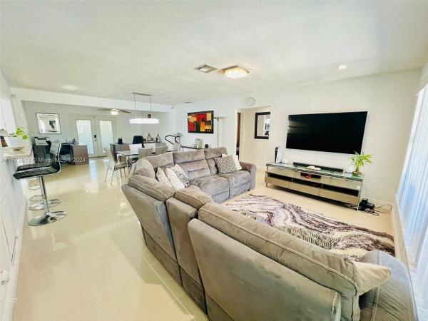 Driftwood Acres, 6731 Greene St, Hollywood, Florida 33024, image 3