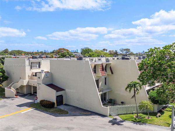 1651 NE 115th St #44C, Unincorporated Dade County, Florida 33181, image 3