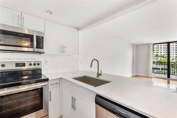 Brickell Key Two, 540 Brickell Key Dr #702, Miami, Florida 33131, image 1