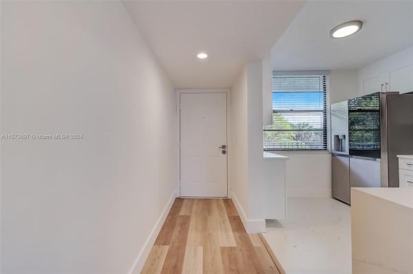 Whitehall Of Pine Island Ridge, 1506 Whitehall Dr #306, Davie, Florida 33324, image 3
