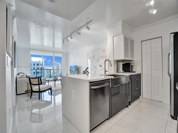 The Mark On Brickell, 1155 Brickell Bay Dr #3206, Miami, Florida 33131, image 3