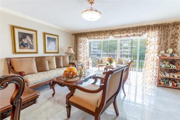Gulfstream Garden, 329 SE 3rd St #205P, Hallandale Beach, Florida 33009, image 2