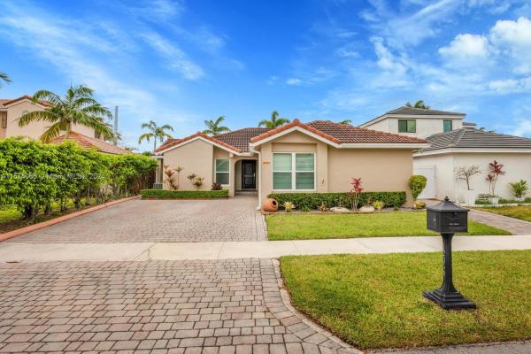 Kenland Homes, 12350 SW 95th Ter, The Crossings, Florida 33186, image 3