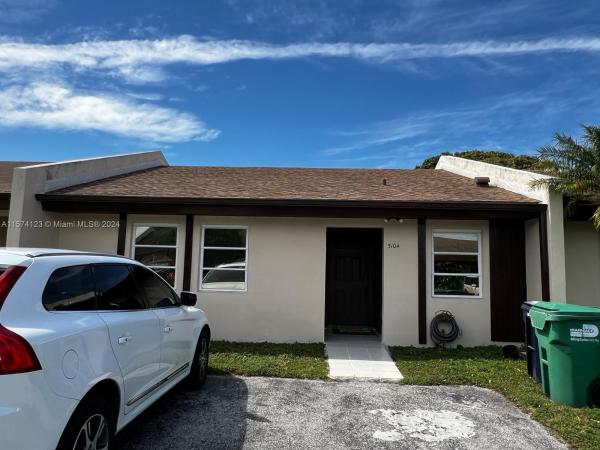 Bent Tree Center, 5104 SW 139th Ct, Kendale Lakes, Florida 33175, image 3