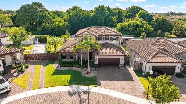 Kingman Commons, 266 SE 23rd Ter, Homestead, Florida 33033, image 2