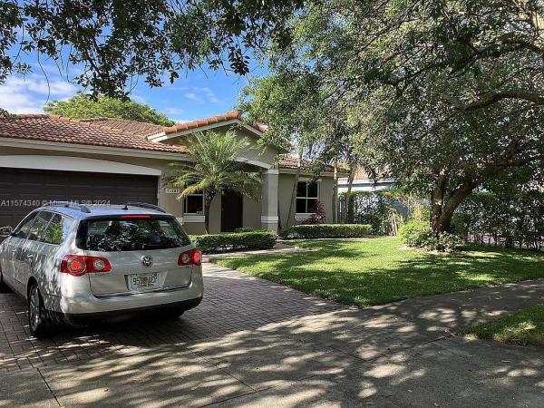 Mangus, 11281 SW 247th Ter, Princeton, Florida 33032, image 1