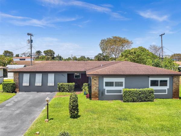 Carol City, 2911 NW 186th Ter, Miami Gardens, Florida 33056, image 2
