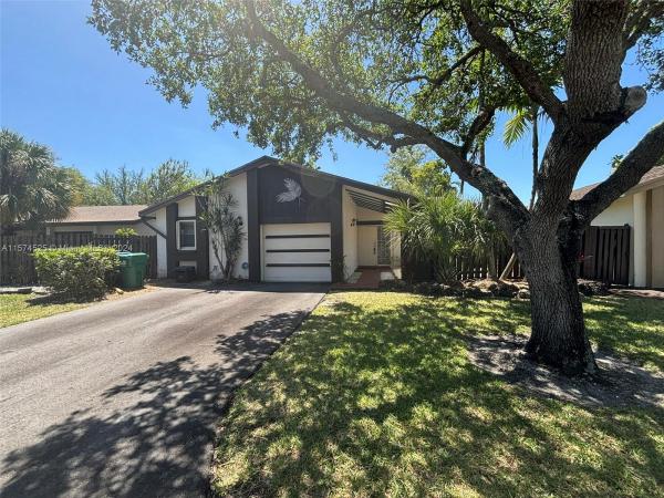 Patio Homes In The Crossings, 13616 SW 115th Ln, The Crossings, Florida 33186, image 1