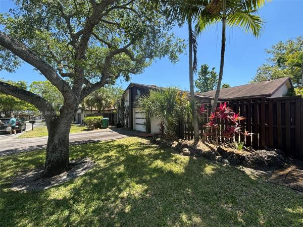 Patio Homes In The Crossings, 13616 SW 115th Ln, The Crossings, Florida 33186, image 3