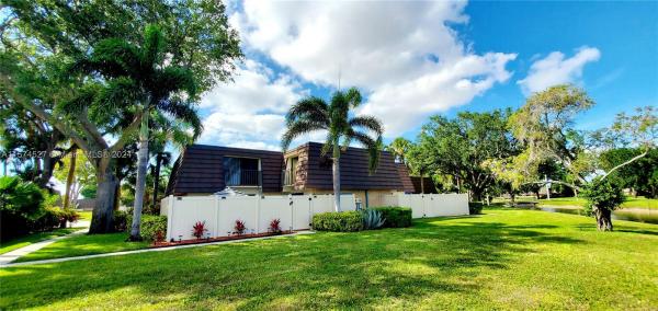 Heritage Village Of Palm Beach Lakes, 6915 69th Way, West Palm Beach, Florida 33407, image 3