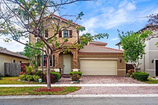 Silver Palms East, 23344 SW 116th Ct, Princeton, Florida 33032, image 2