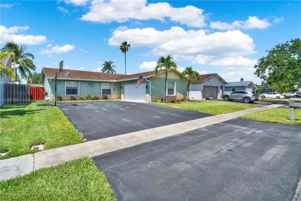 Woodstock, 10761 NW 20th Ct, Sunrise, Florida 33322, image 2