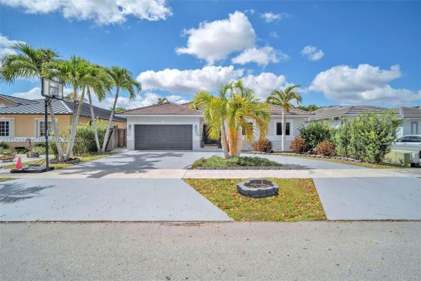 15974 SW 53rd Ter, Unincorporated Dade County, Florida 33185, image 2