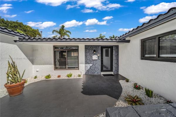 Kendale South, 10870 SW 106th Ave, Kendall, Florida 33176, image 2