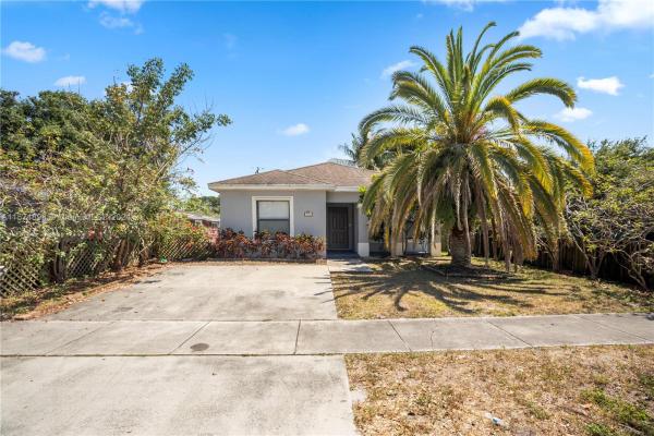 College, 727 SW 6th St, Dania Beach, Florida 33004, image 1