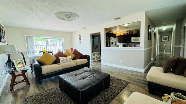 Scott Lake Manor, 1311 NW 178th Ter, Miami Gardens, Florida 33169, image 3