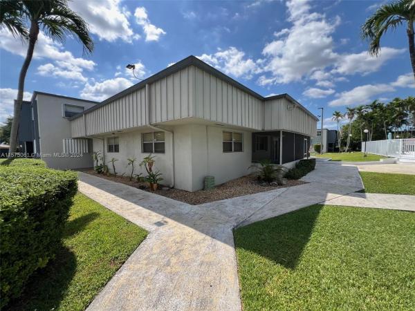 Galloway Gardens, Westchester, Florida 33174, image 1