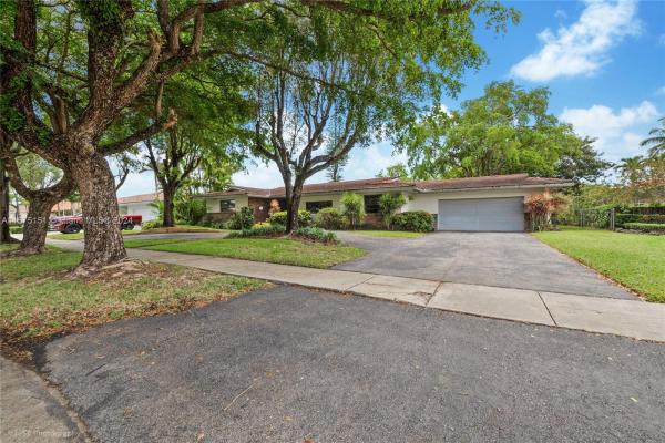 Kings Creek, 8320 SW 83rd St, Glenvar Heights, Florida 33143, image 1