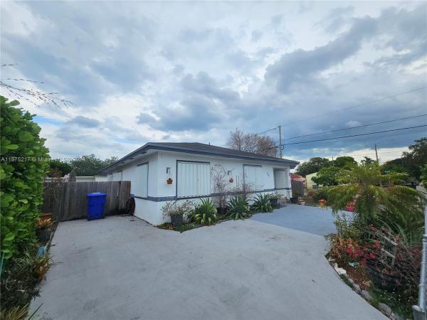 Bowling Green, 789 NW 50th St, Miami, Florida 33127, image 3