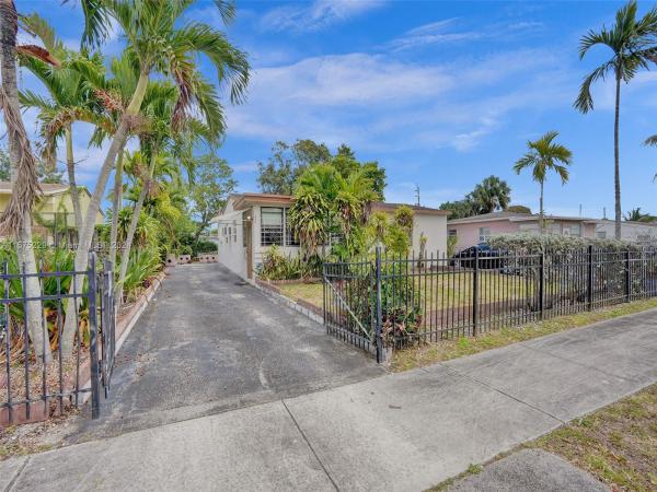 Boulevard Gardens, 440 NW 30th Ter, Fort Lauderdale, Florida 33311, image 1