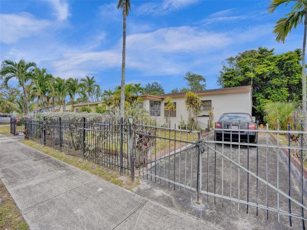 Boulevard Gardens, 440 NW 30th Ter, Fort Lauderdale, Florida 33311, image 2