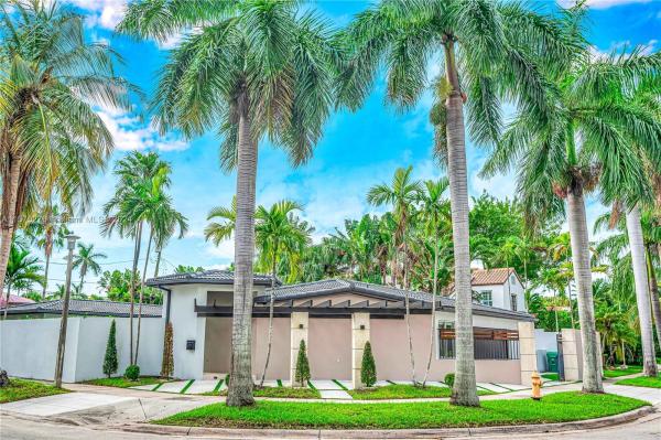 Fairhaven, 1721 S Bayshore Ln, Miami, Florida 33133, image 3