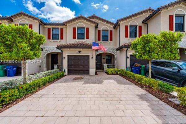 Coco Palm Villas At Isola, 25201 SW 114th Ave #25201, South Miami Heights, Florida 33032, image 1