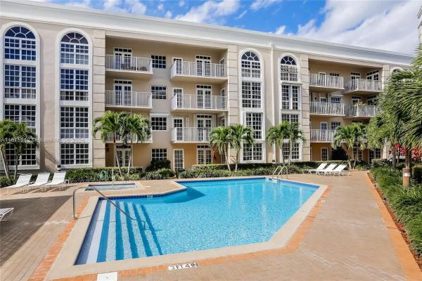 University Inn, 1280 S Alhambra Cir #2303, Coral Gables, Florida 33146, image 2