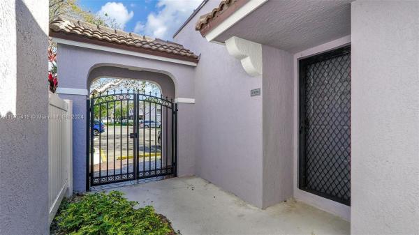The Provinces Of Pierpointe At Pembroke Lakes, 11626 NW 11th St, Pembroke Pines, Florida 33026, image 3