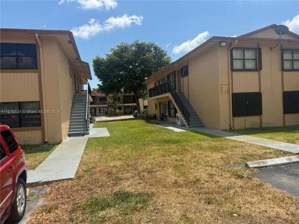Lago Grande, 2685 W 66th St #12-20, Hialeah, Florida 33016, image 1