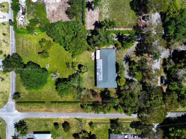Richmond West No HOA, 29798 SW 172nd Ave, Richmond West, Florida 33030, image 2