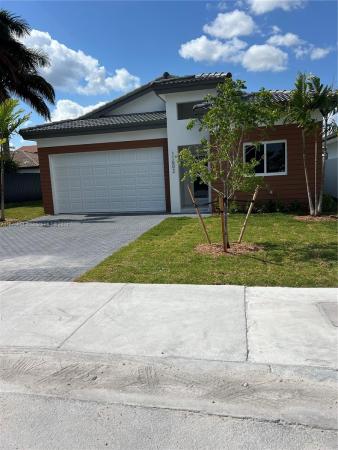 Emerald Estates, Richmond Heights, Florida 33032, image 3