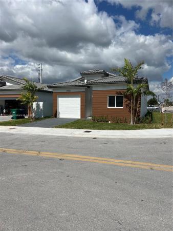Emerald Estates, Richmond Heights, Florida 33032, image 1