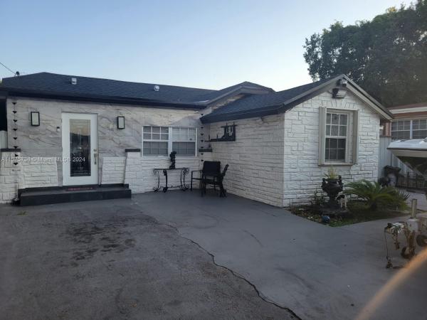 Seminole Lawn, 3310 NW 50th St, Brownsville, Florida 33142, image 2