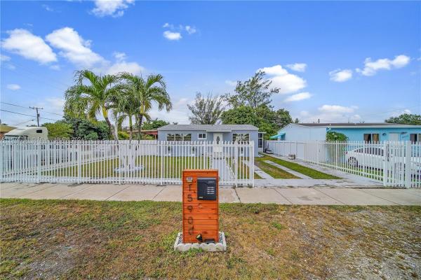 Venetian Gardens, 15900 NW 41st Ave, Miami Gardens, Florida 33054, image 2