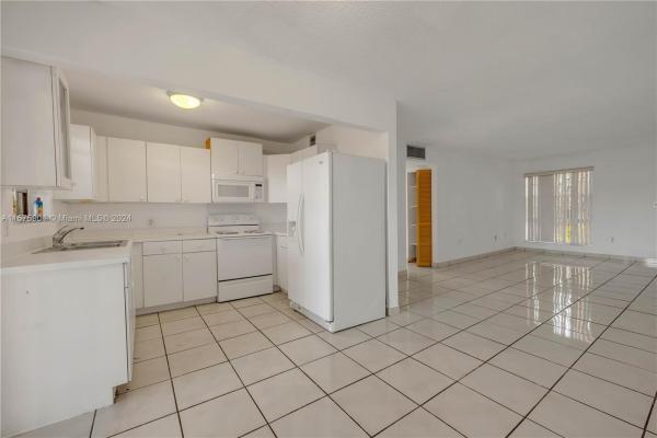 West Flagler Heritage, 10850 W Flagler St #D110, Sweetwater, Florida 33174, image 2