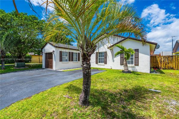 Princetonian By The Park, 25014 SW 128th Pl, Princeton, Florida 33032, image 3