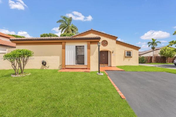Poinciana Pointe, 610 SW 88th Ct, Fountainebleau, Florida 33174, image 1