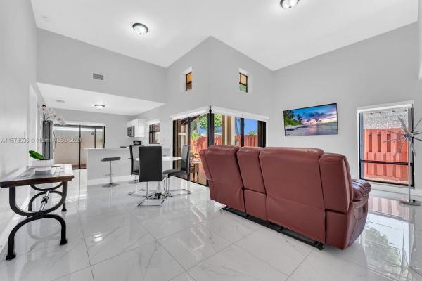 Poinciana Pointe, 610 SW 88th Ct, Fountainebleau, Florida 33174, image 3