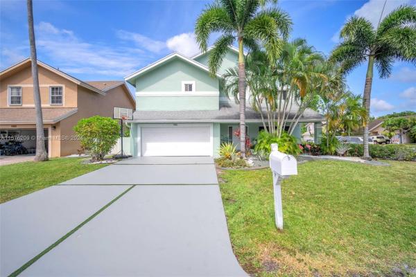 Chapel Pointe, 750 NW 207th Ave, Pembroke Pines, Florida 33029, image 2