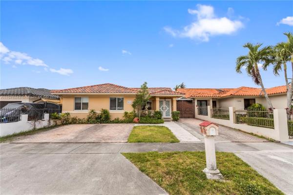 Garson, 14650 SW 49th St, Kendale Lakes, Florida 33175, image 1