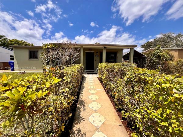 Boulevard Heights, 720 N 69th Way, Hollywood, Florida 33024, image 2