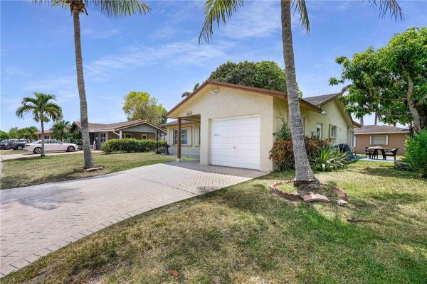 Westwood 17, 7613 NW 71st Ave, Tamarac, Florida 33321, image 2