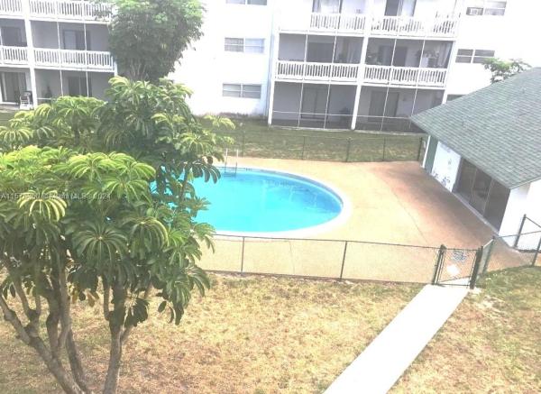 Lakeside Manor South, 5861 NW 16th Pl #308, Sunrise, Florida 33313, image 3