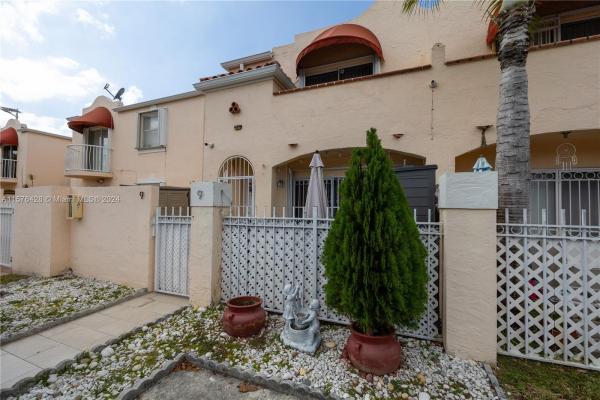 Gables Townhomes, 8575 NW 5th Ter #1509, Fountainebleau, Florida 33126, image 1