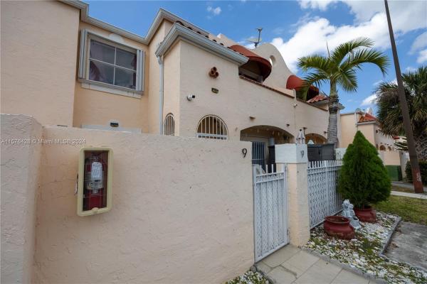 Gables Townhomes, 8575 NW 5th Ter #1509, Fountainebleau, Florida 33126, image 3