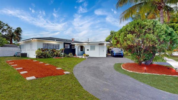 Sierra, 110 NW 193rd Ter, Miami Gardens, Florida 33169, image 2