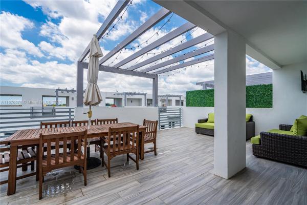 Contempo Townhomes, 9137 NW 33rd St, Doral, Florida 33172, image 2